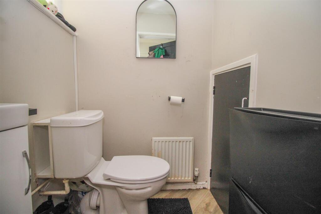 House in Harlow, Brays Grove - More