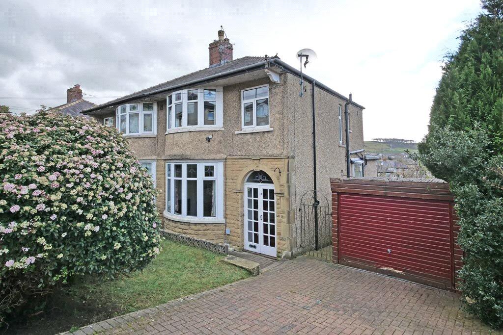 Main image of property: 8 Regent Crescent, Skipton, BD23 1BG