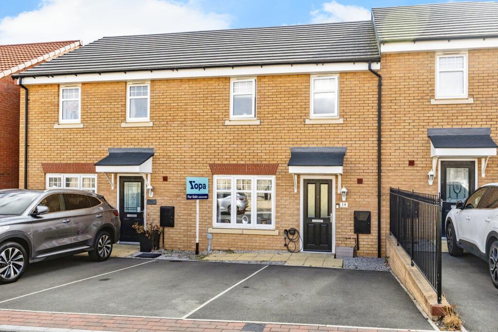3-bed terraced on Francis View, Huddersfield, HD2, £250,000