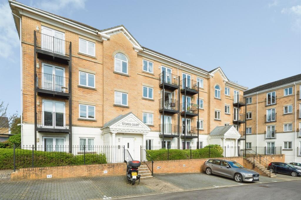 Main image of property: The Dell, Southampton