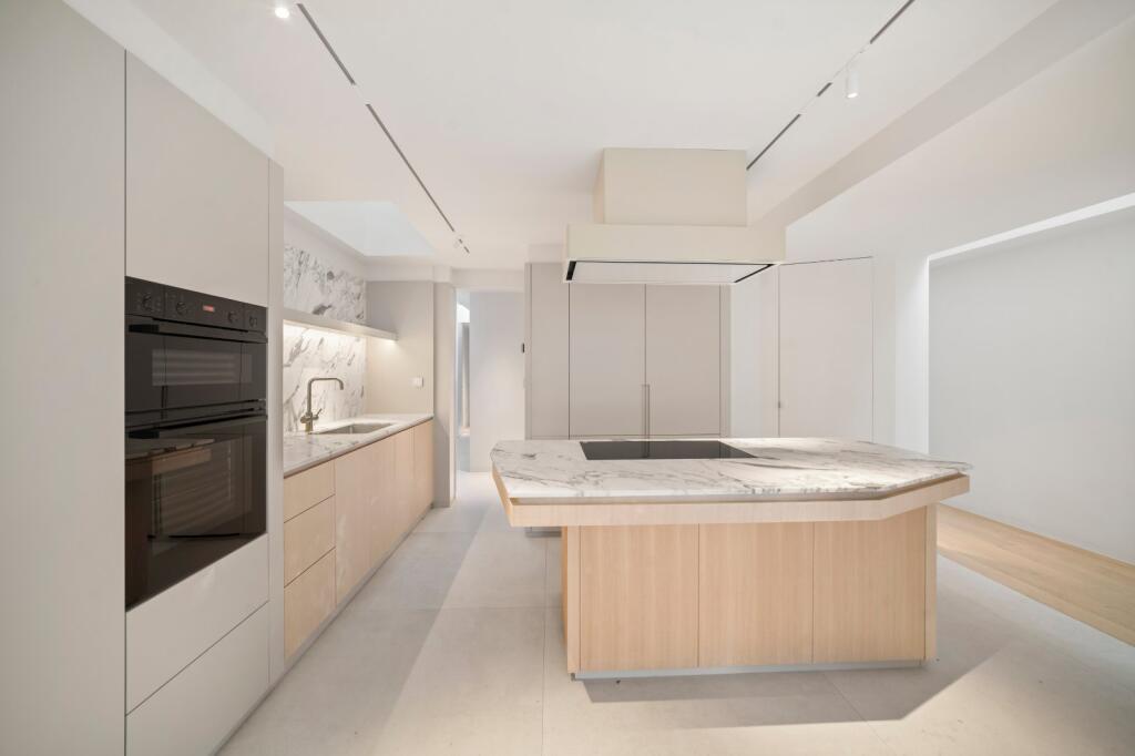 House in London - More