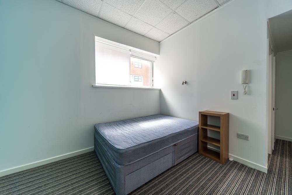 Apartment in Newcastle upon Tyne - View 3