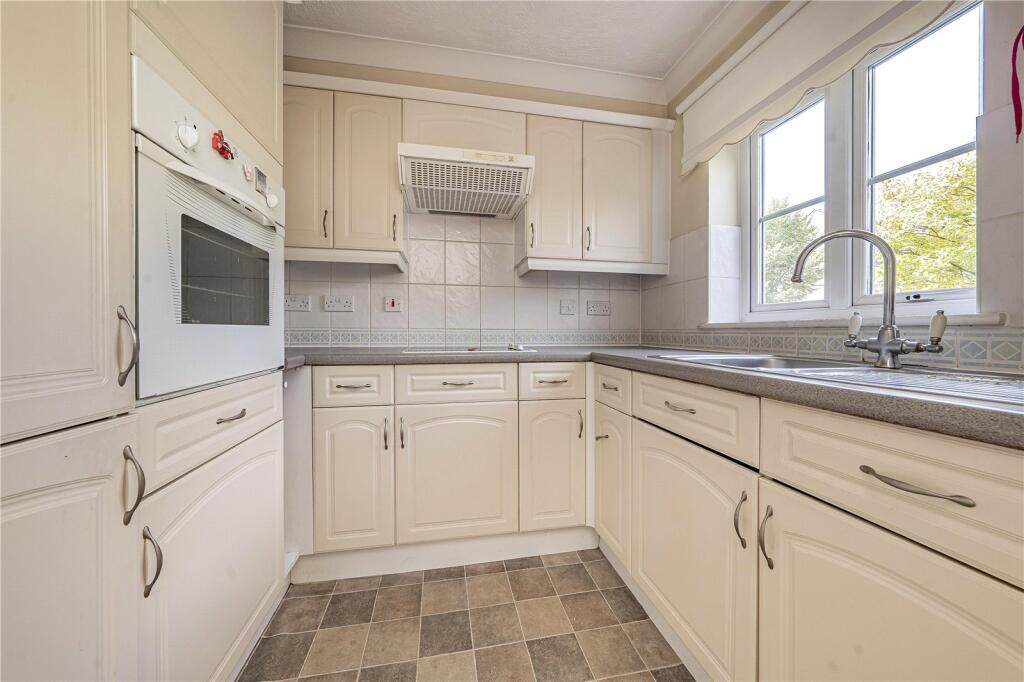 Apartment in London - View 5