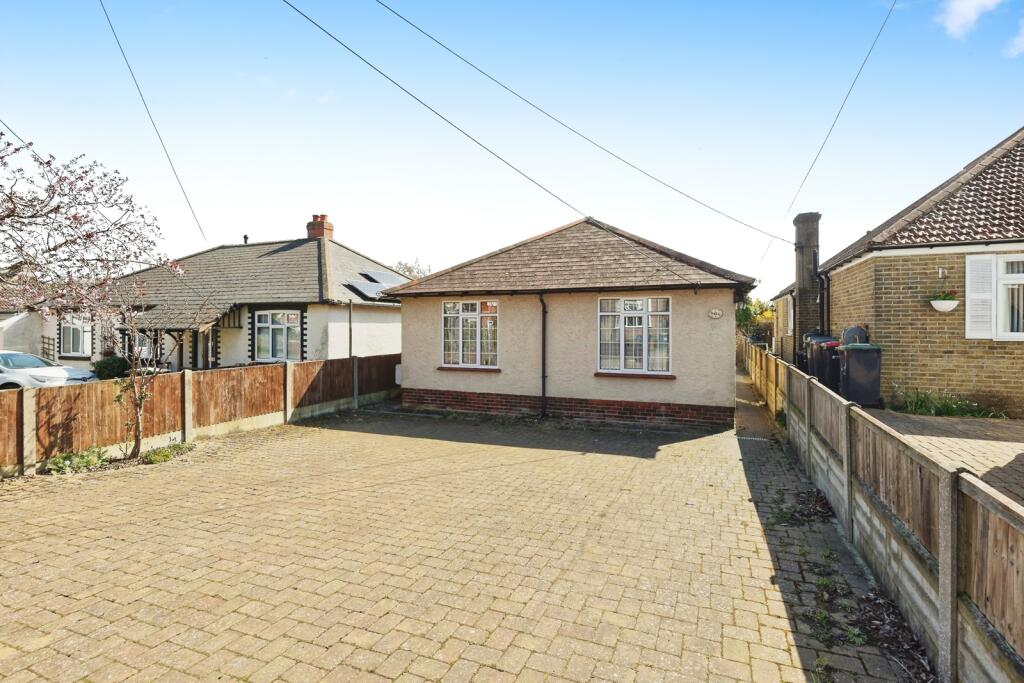 2-bed house on Rough Common Road, Rough Common, Canterbury, Kent, CT2, £290,000