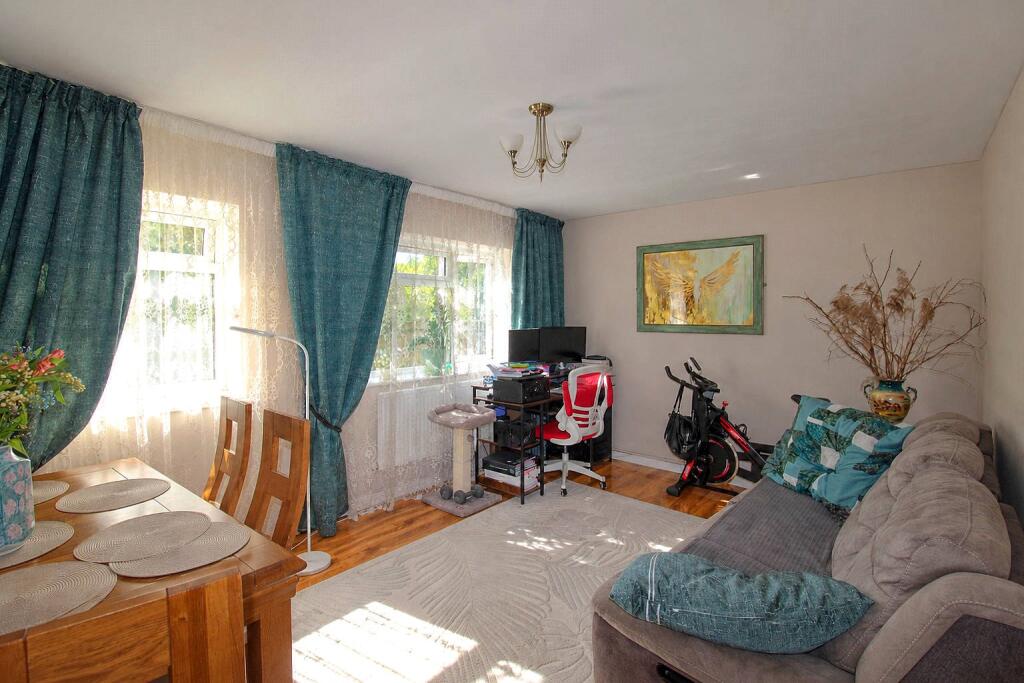 Eastbourne Road, Trowbridge photo 3