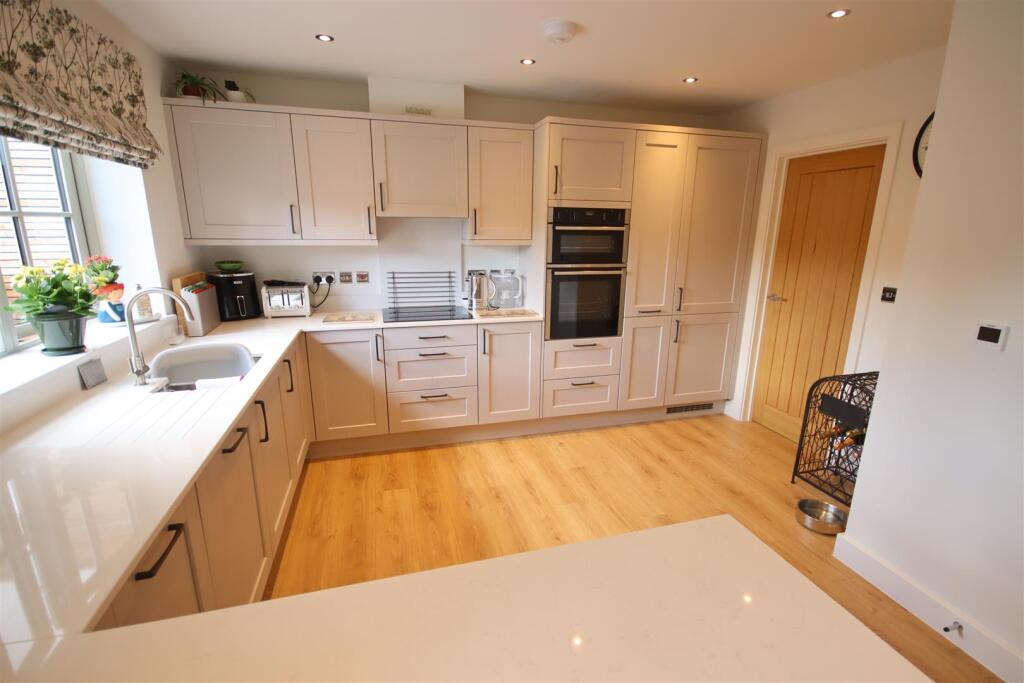 House in Swindon - View 5