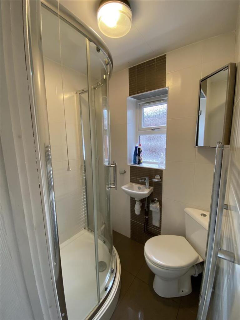 6 bedroom house for rent