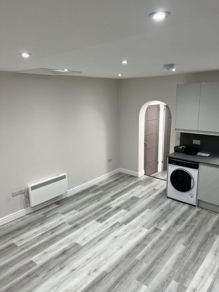 Apartment in Slough, Chalvey - View 4