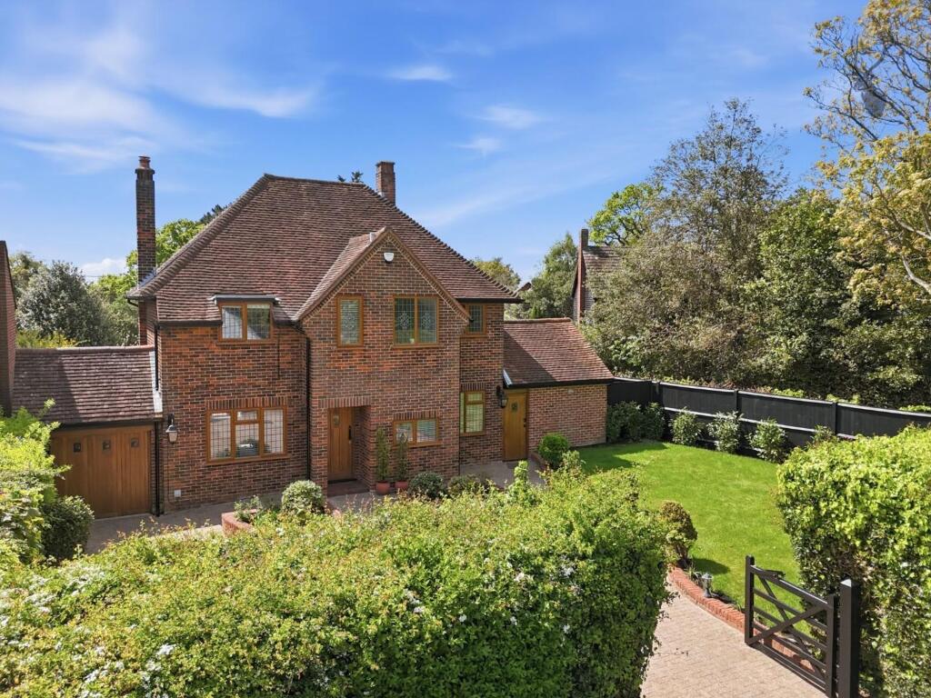 4-bed detached on St. Johns Road, Loughton, IG10, £1,750,000
