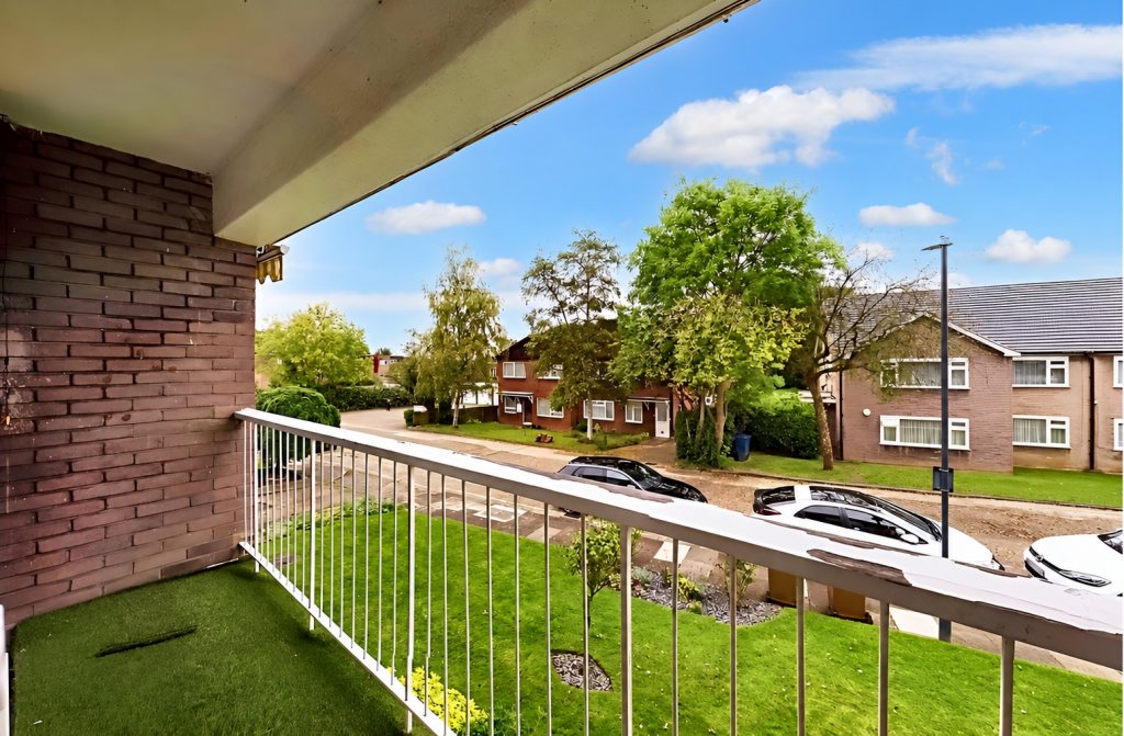 Apartment in Harrow - More