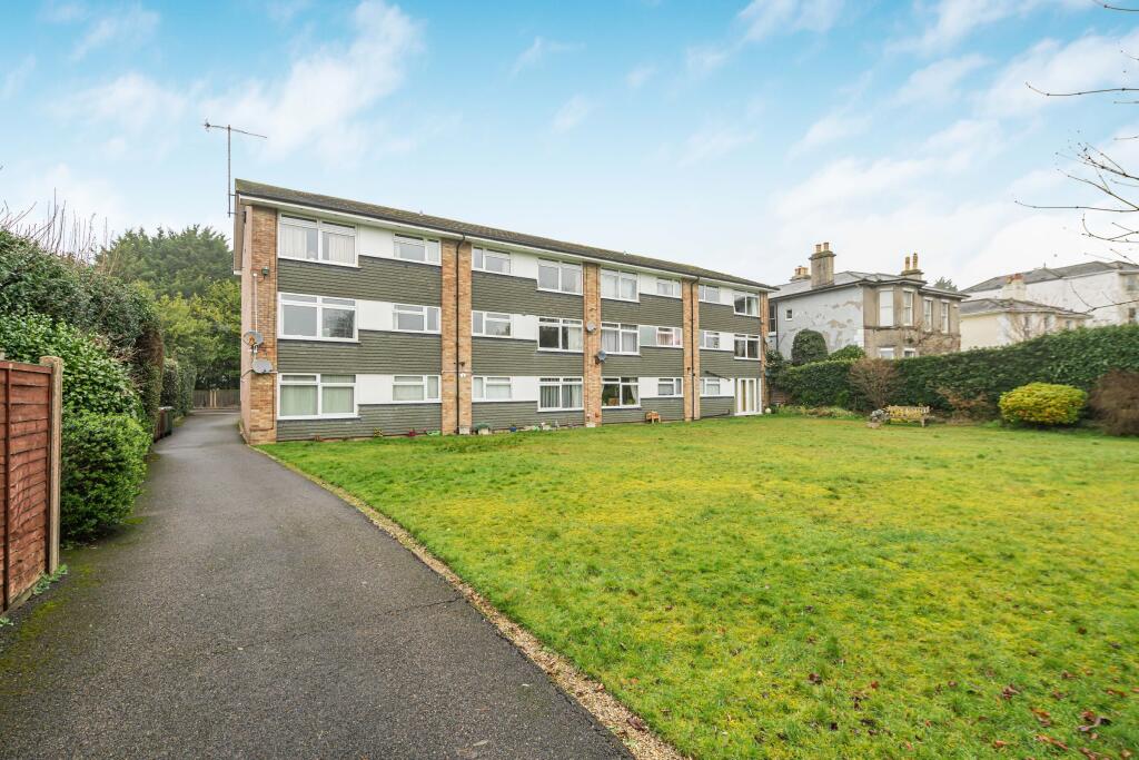 Main image of property: Flat 11, Woodlands Court, Park Road, Southborough,  Tunbridge Wells TN4 0NY