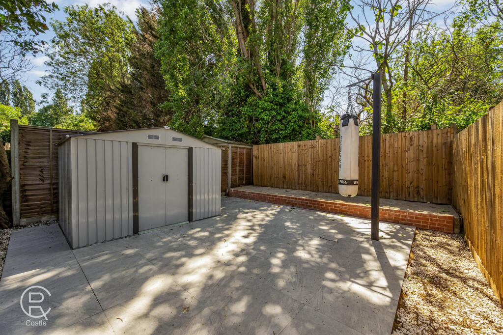Connell Crescent, London, W5 - More