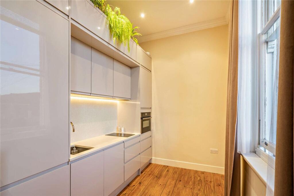 Craven Road, Newbury, Berkshire, RG14 - View 3