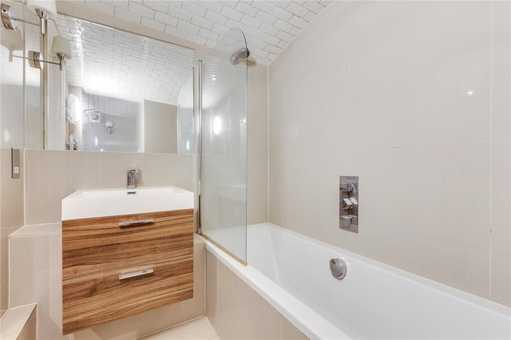 Apartment in London - View 4