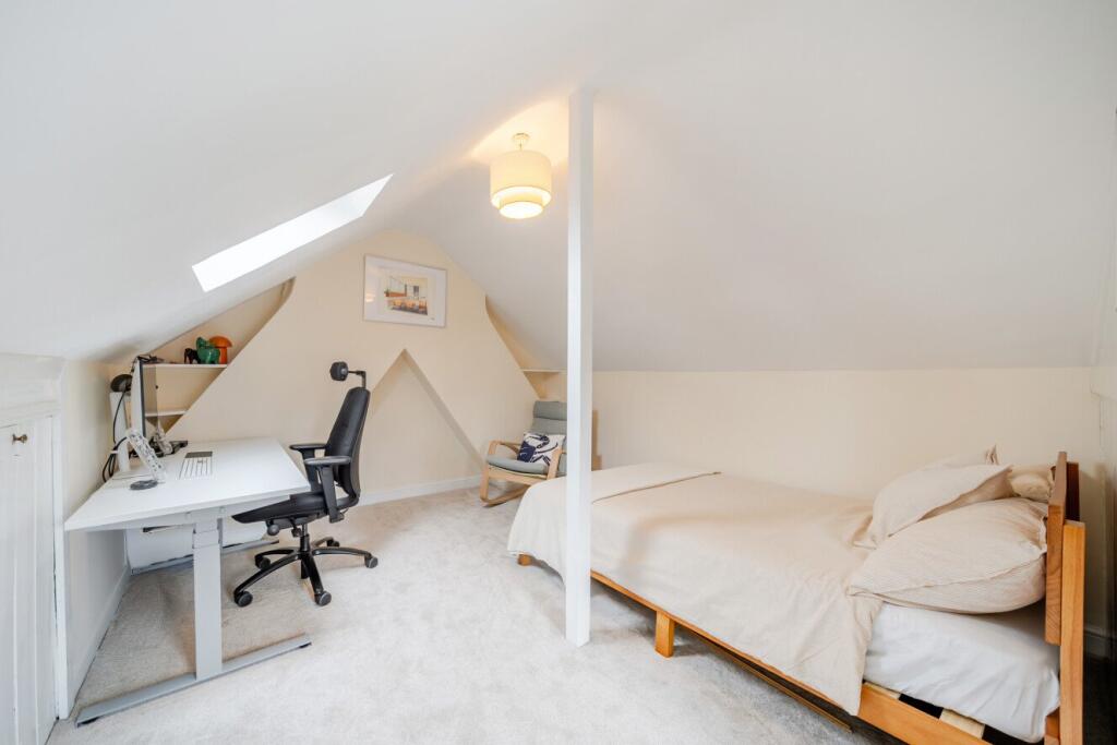 Apartment in London - More