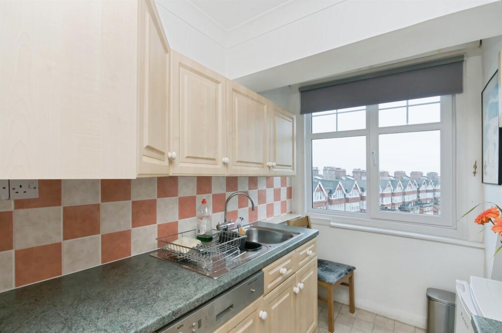 Apartment in Rother, Bexhill-on-Sea - View 4