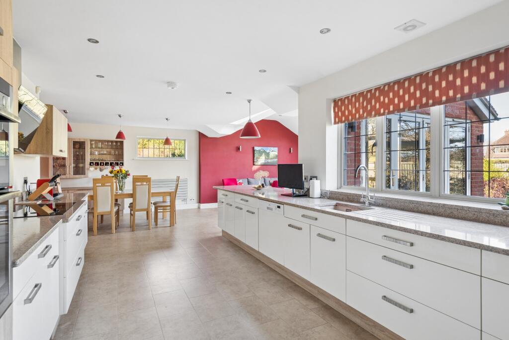 House in Hemel Hempstead, Chesham - More