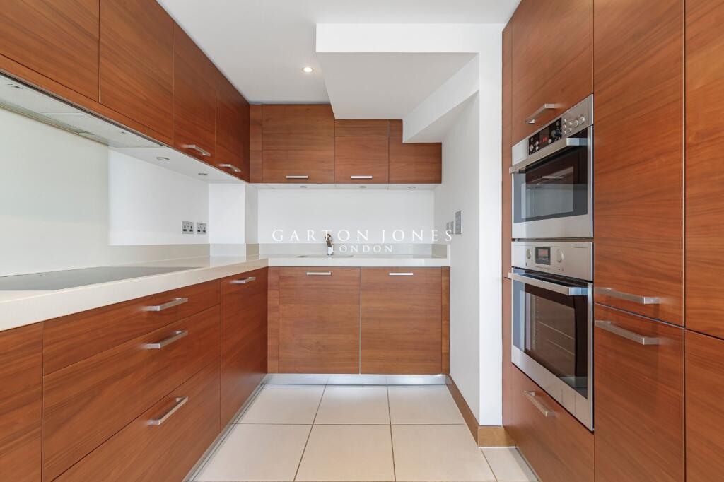 Apartment in London, Battersea - More