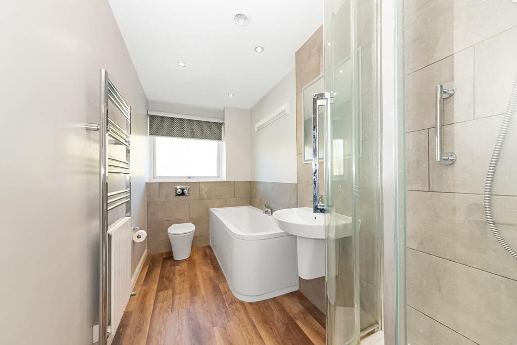 Apartment in London - View 5