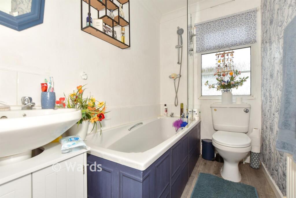 Burmarsh Road, Hythe, Kent photo 4