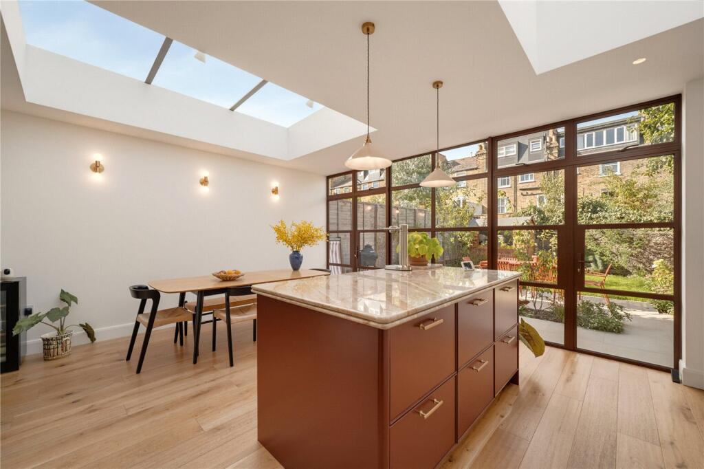 House in London - View 5