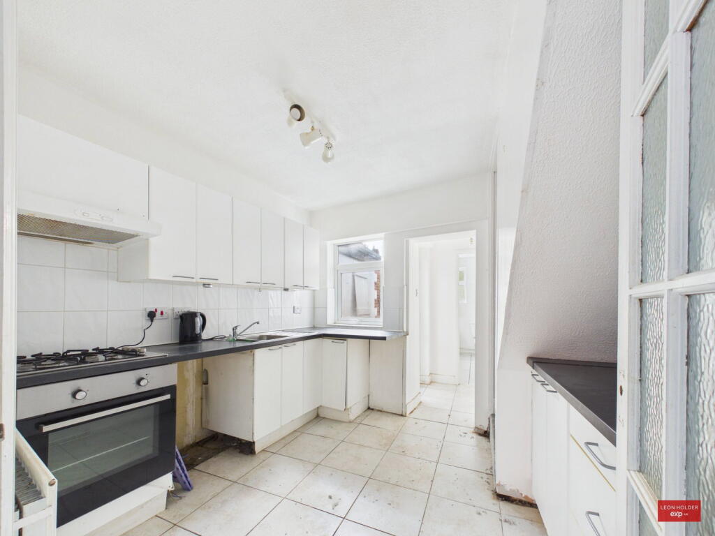 House in Gloucester - View 4