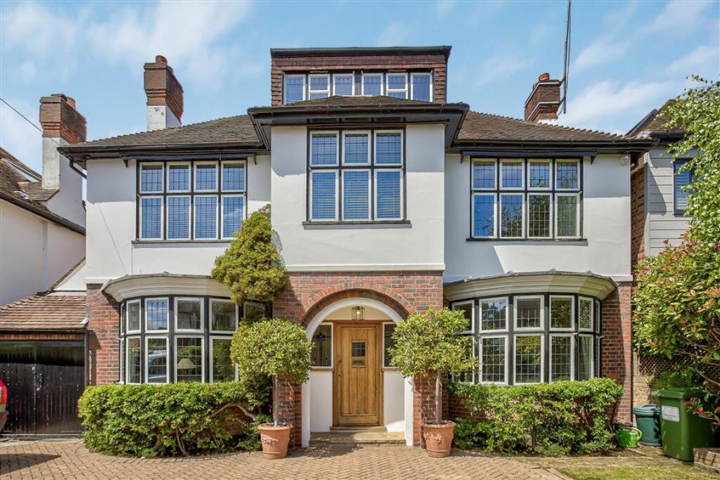 House in London - View 2