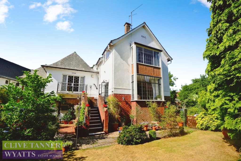 Main image of property: Paradise Lane, Hall Green, Birmingham, West Midlands B28 0DY