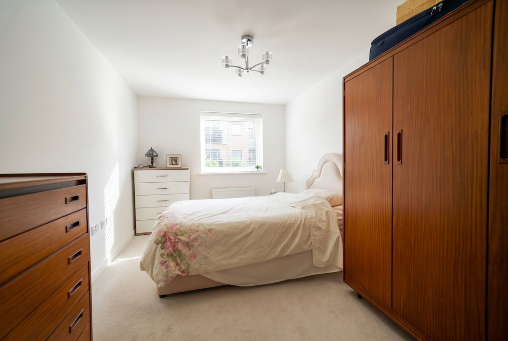 Apartment in Solihull, Shirley - More