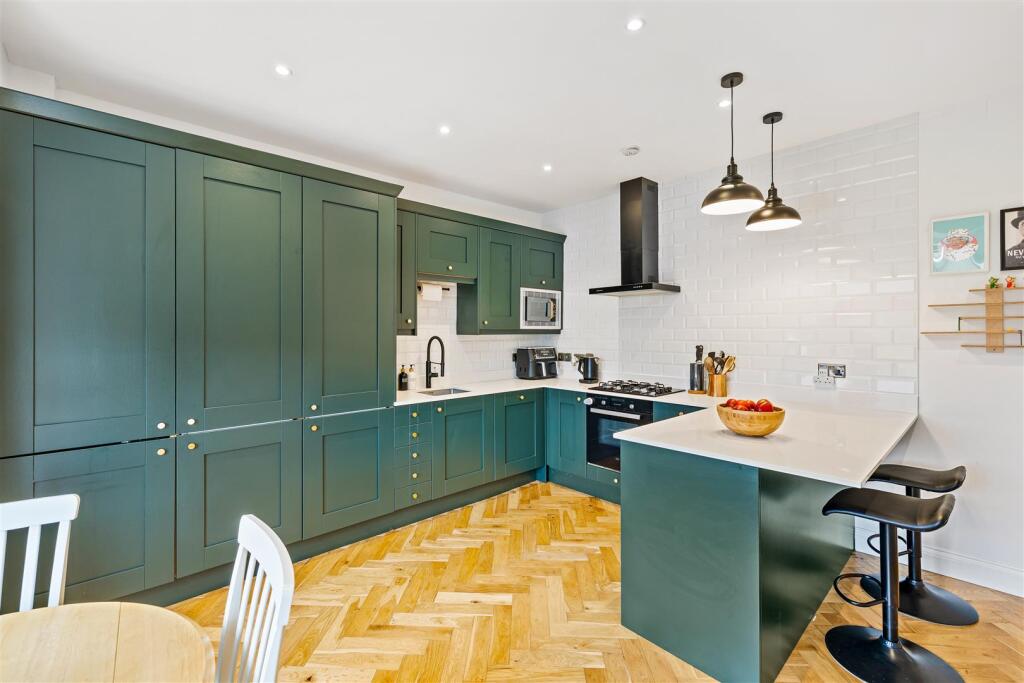 House in Redhill - View 5
