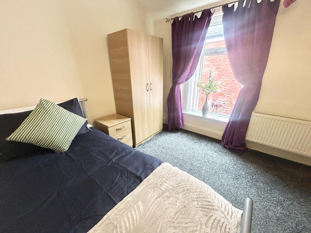 Main image of property: Room 3, 284 Liverpool Road, M30