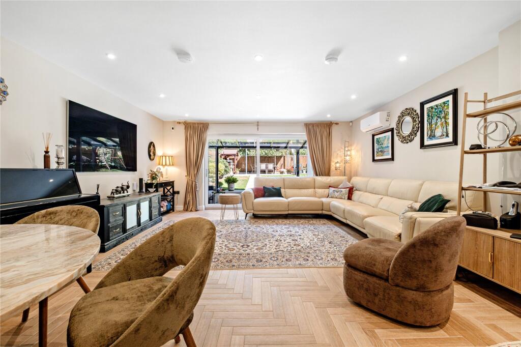 House in Weymouth, Dorset - View 4