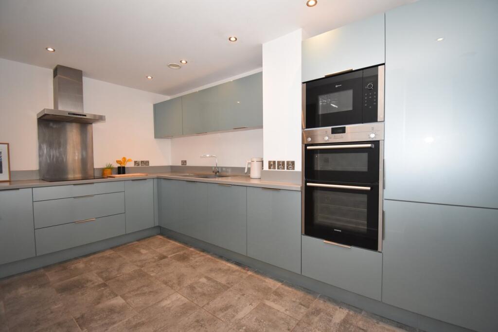 Southernhay East, Exeter, EX1 - More