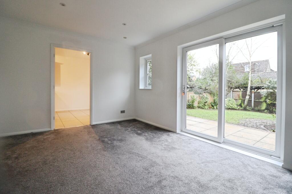 Cleves Avenue, Brentwood, CM14 photo 2