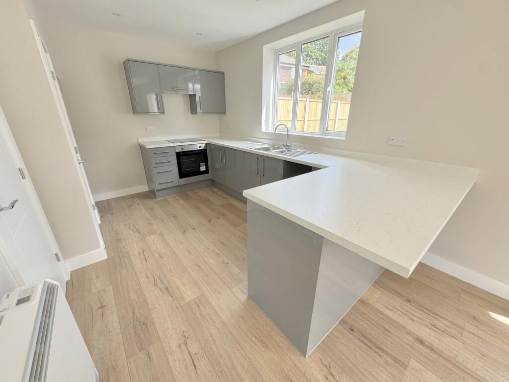 The Crossways, Upton , Poole, BH16 photo 4