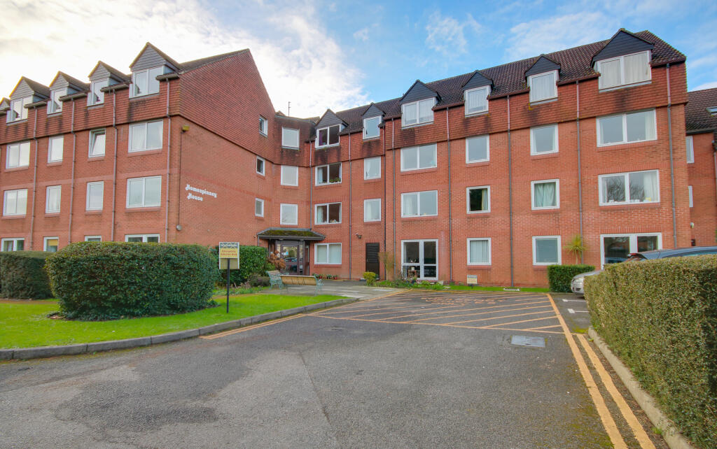 Main image of property: BITTERNE PARK! WATER & PARK VIEWS! NO CHAIN! RETIREMENT!