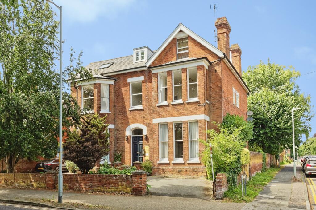 Main image of property: London Road, Canterbury, Kent, CT2