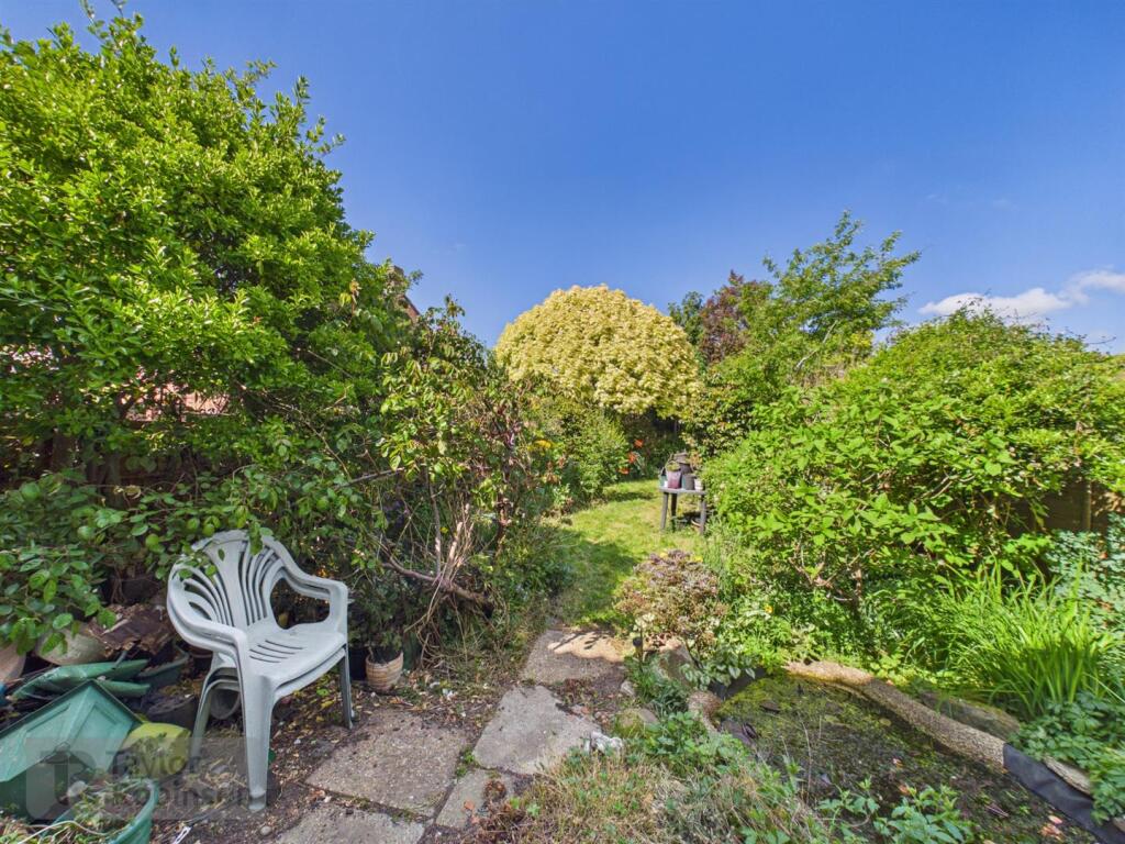 Elsted Close, Ifield, Crawley photo 4