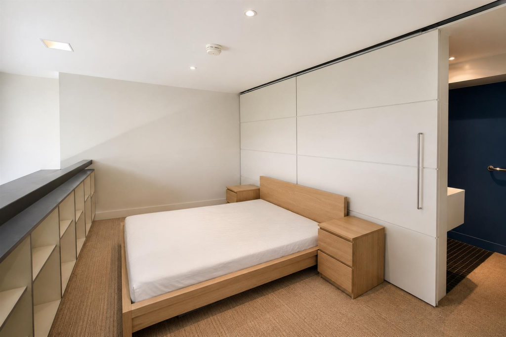 Apartment in Liverpool - More