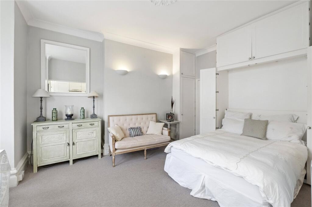 Apartment in London - More