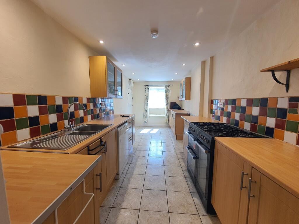 Bower Hinton, Martock, Somerset, TA12 photo 3