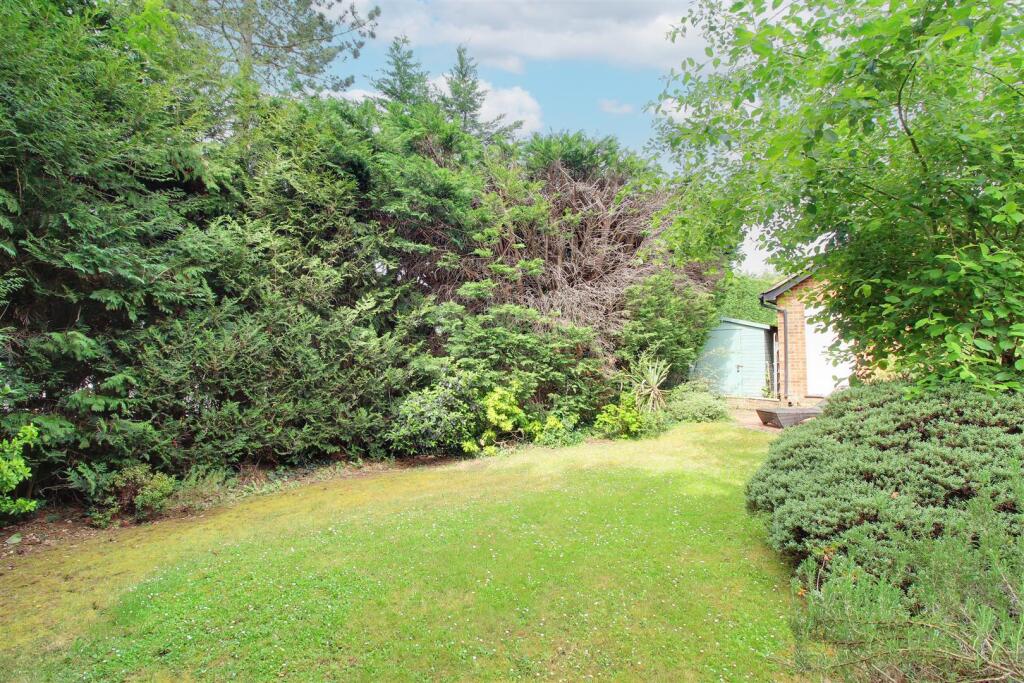 Shrublands, Brookmans Park photo 4