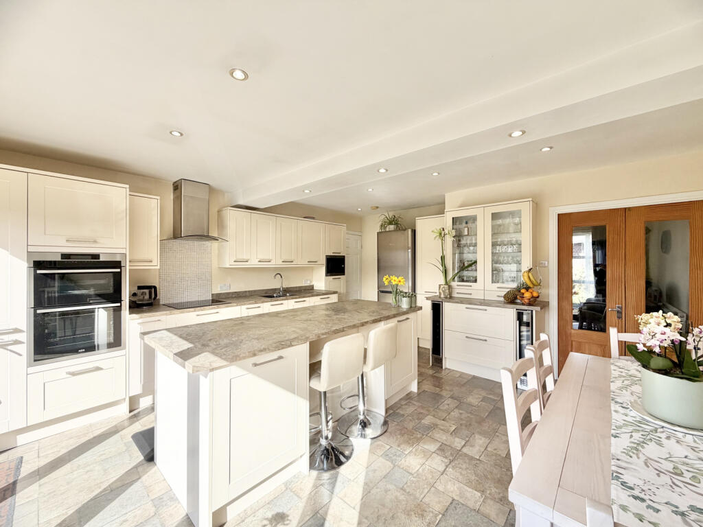 Derwent Avenue, Garforth, West Yorkshire, LS25 photo 4