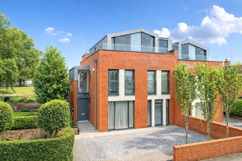 Main image of property: St Leonards, Exeter