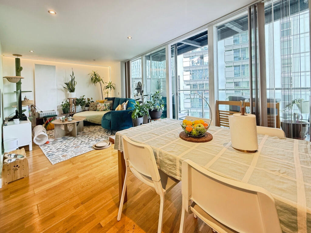 Apartment in Salford - View 4