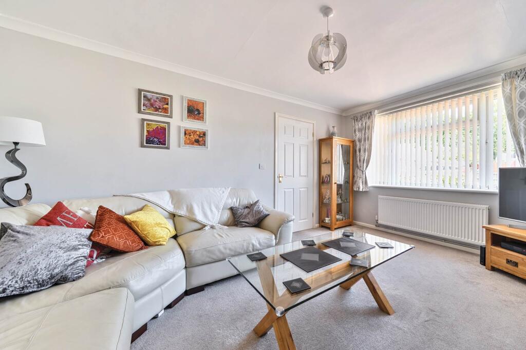 Springfield Drive, Bromham photo 2