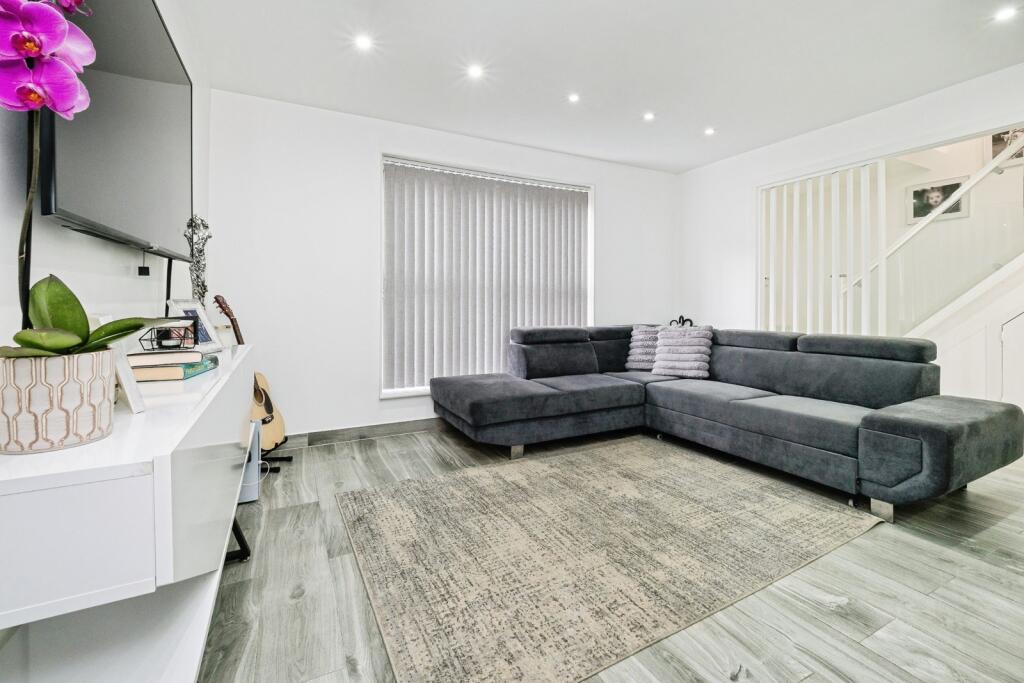 Brocket Way, Chigwell, IG7 photo 3