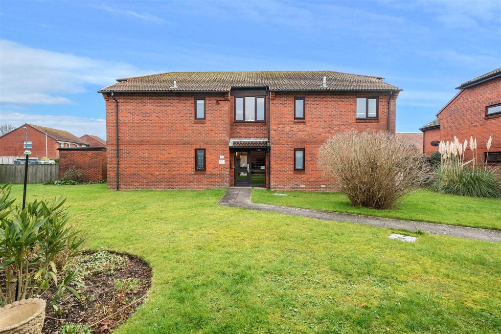 1-bed other on Meadow Court, Bognor Regis, £109,950