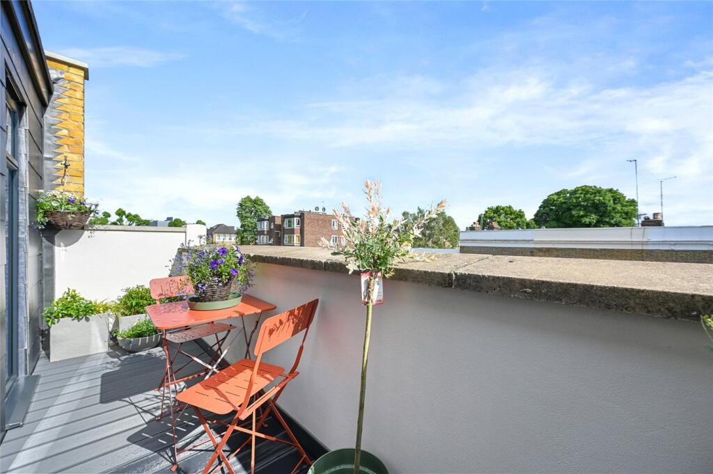 Apartment in London - View 4