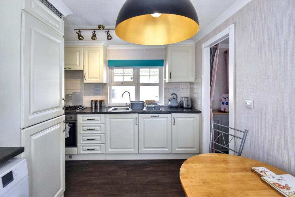 House in East Lindsey, Ingoldmells - View 4